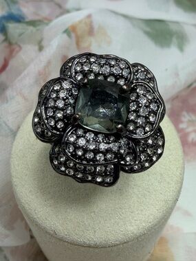 Stella & Dot Black Crystal Flower Cocktail Ring